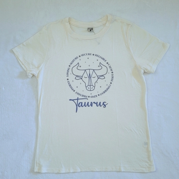 LE life elsewhere Taurus♉ Zodiac Tee👕 - Picture 10 of 12